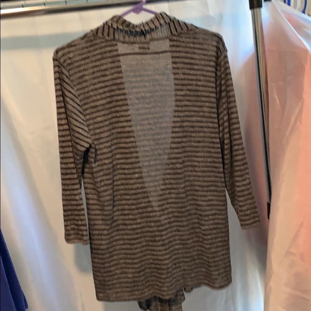 Sweater - Picture 4 of 4